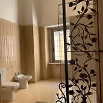 Konukevi Palazzo Verrone 3*
